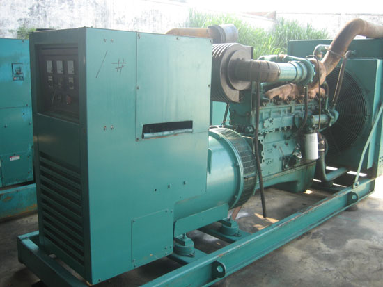 岳西租赁发电机- 发电机碳刷磨损的原因是什么