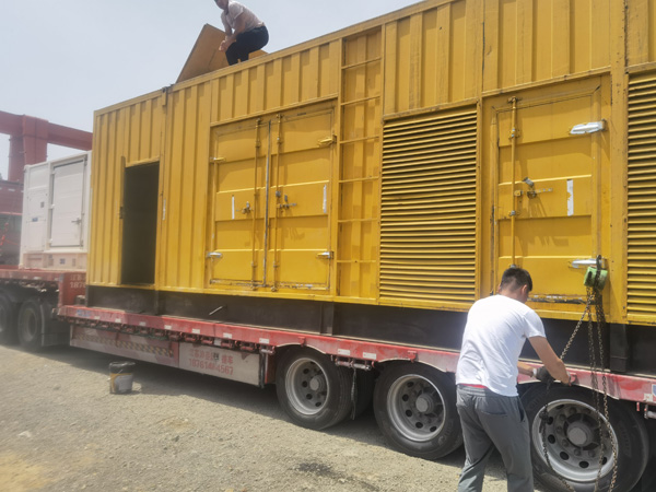 岳西除了负载情况和发动机维护，还有哪些因素会影响 200kw 柴油发电机的油耗？